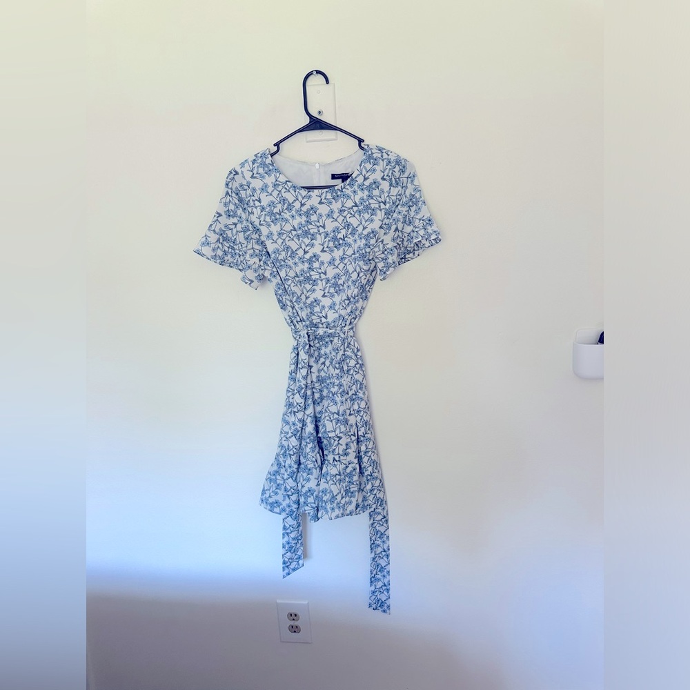 Banana Republic White and blue floral mini dress size 2